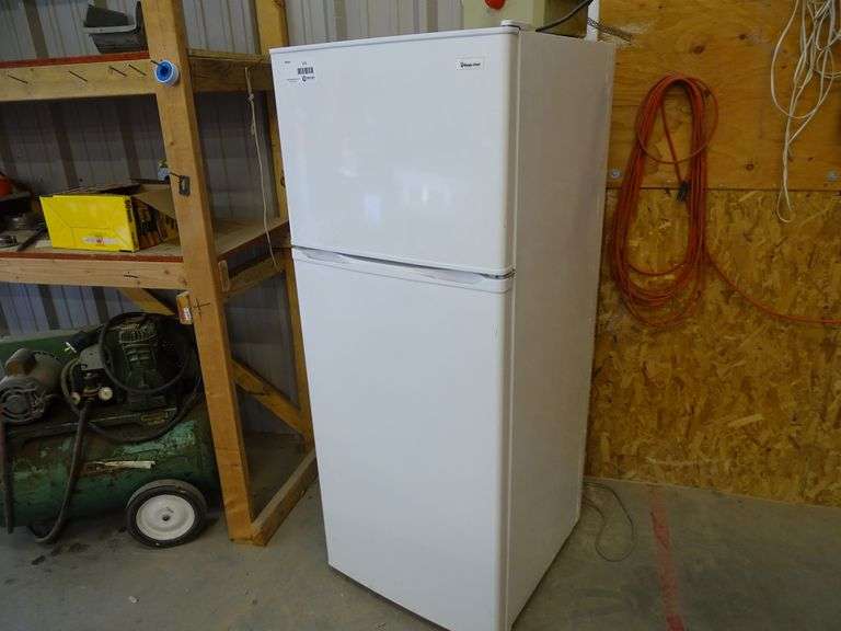 Magic Chef MCBR1020W Refrigerator / Freezer (Inoperable) Roller Auctions