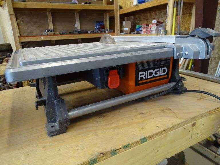 Ridgid R4021 7" Table Top Wet Tile Saw, 120V Roller Auctions