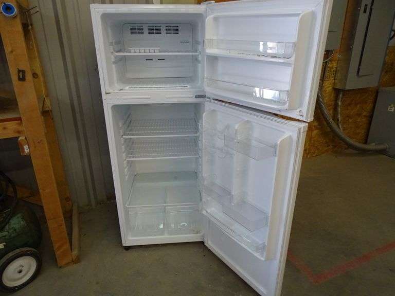 Magic Chef MCBR1020W Refrigerator / Freezer (Inoperable) Roller Auctions