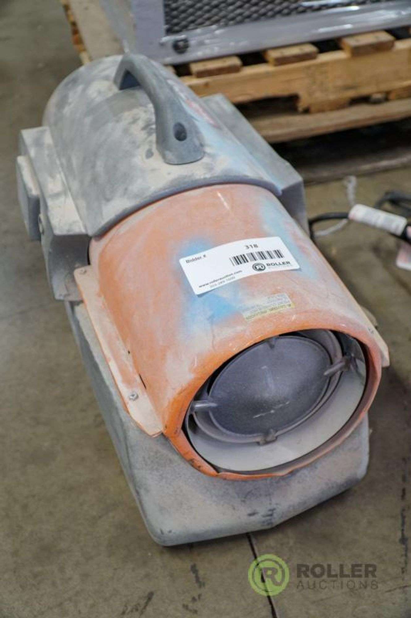 Dyna-Glo Pro RMC-KFA70TDGP Heater, 70000-BTU, Kerosene - Roller Auctions