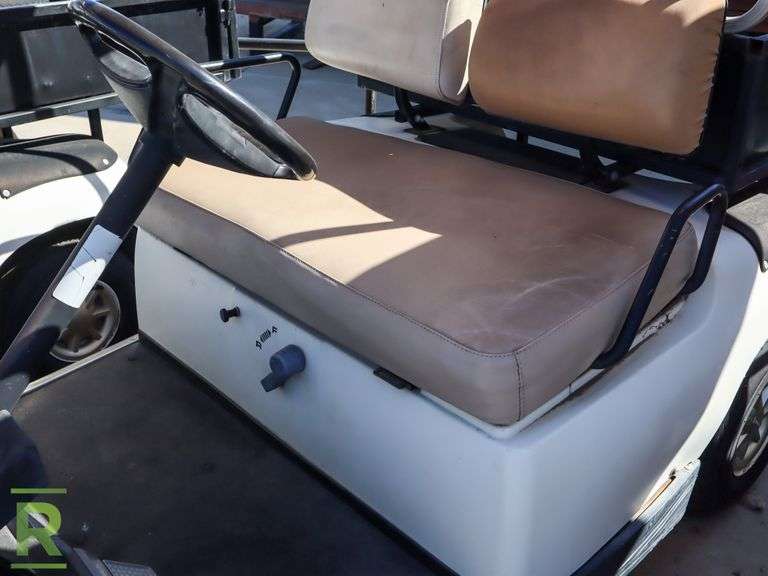 1999 Yamaha G16A Gas Powered Golf Cart, Utility Bed (Item Has Been