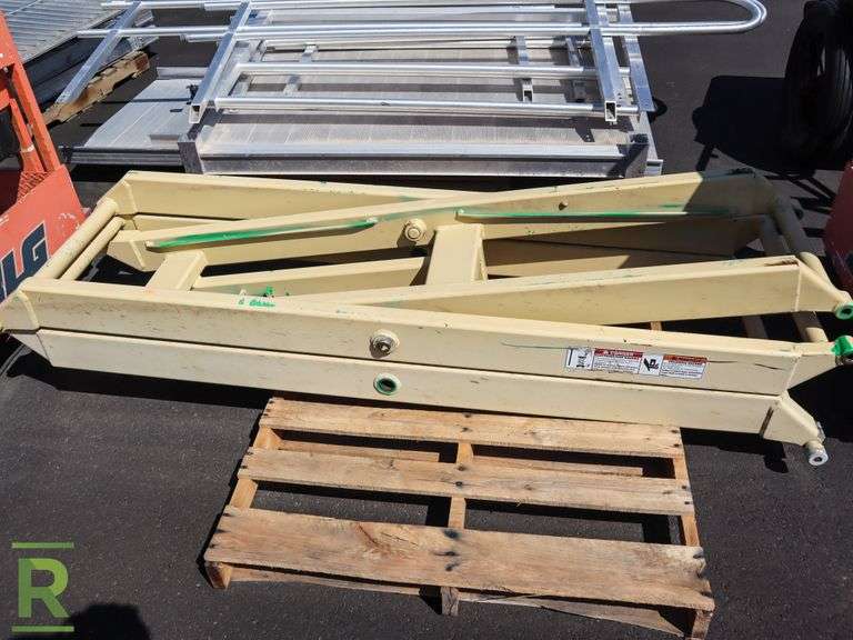 JLG 2032E2 Scissor Lift Basket and Scissor Arms Roller Auctions