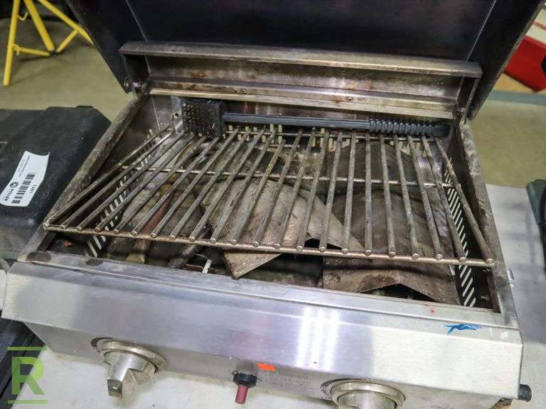 Rankan Sportsman GR4039014943 2Burner Propane Grill Roller Auctions