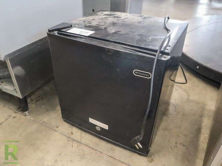 Whynter Cuf110 Mini Freezer Roller Auctions