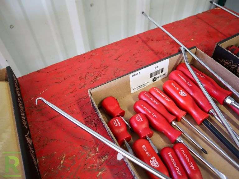 Tray of Mac Tools Screwdrivers Roller Auctions