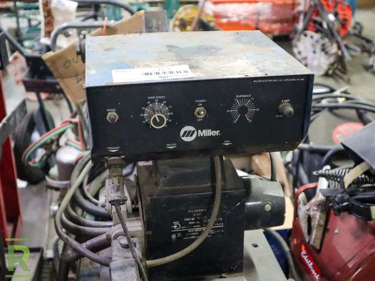 Miller Spoolmate 200 Arc Welder, 220240V, 1Ph, With Miller S52E Mig