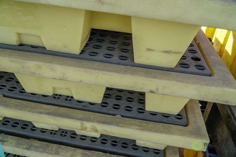 (8) Uline 66Gallon Spill Containment Pallets Roller Auctions