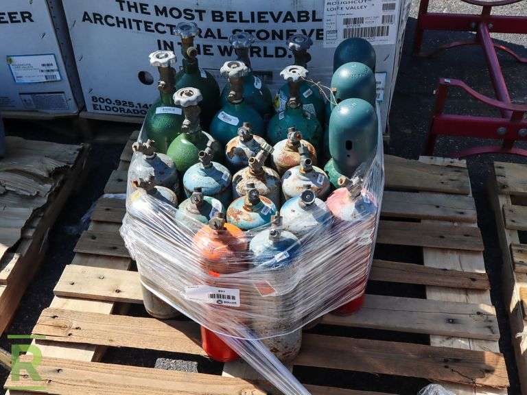 Pallet of (10) Oxygen Bottles and (13) Acetylene Bottles Roller Auctions