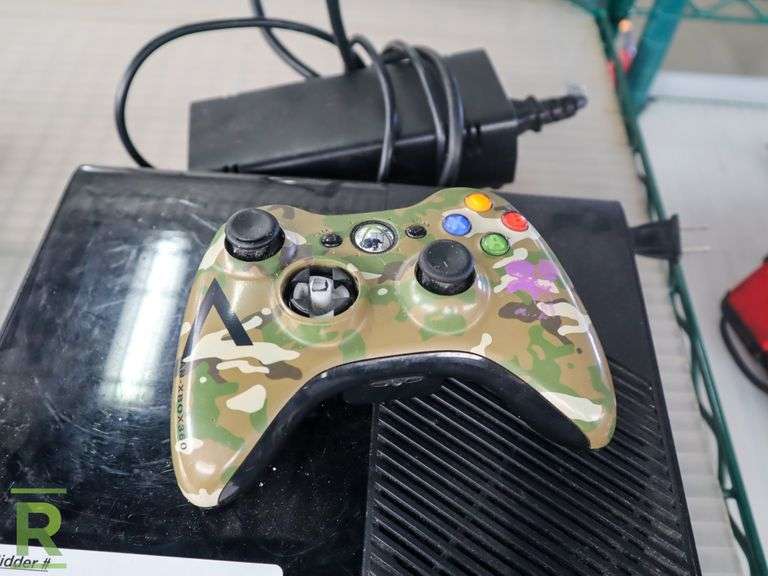 Xbox 360 E Model 1538 Console With (1) Remote and Power Cord Roller