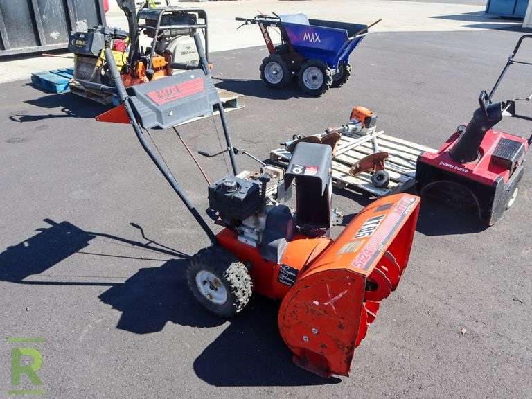 MTD Yard Machines 24" Snowblower, Briggs & Stratton Engine Roller