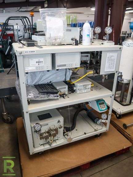 Waters Bio-Botanical Multi-Vessel Fluid Extraction System - Roller Auctions