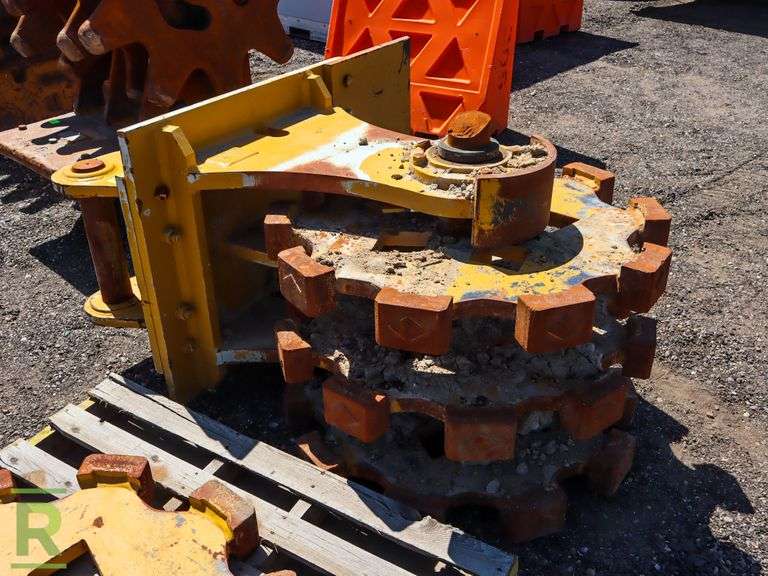 36" Sheepsfoot Compaction Wheel to Fit Excavator (Broken Spindle) Roller Auctions