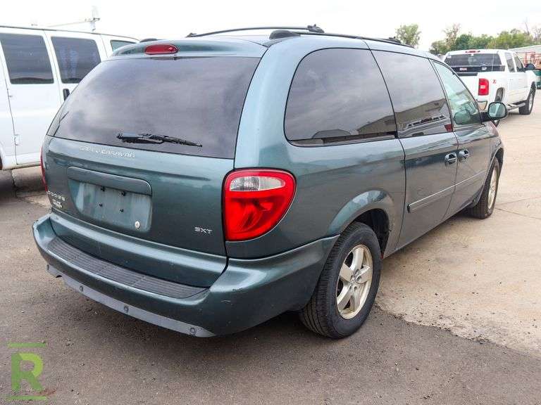 2005 Dodge Grand Caravan SXT FWD Wagon Van - Roller Auctions