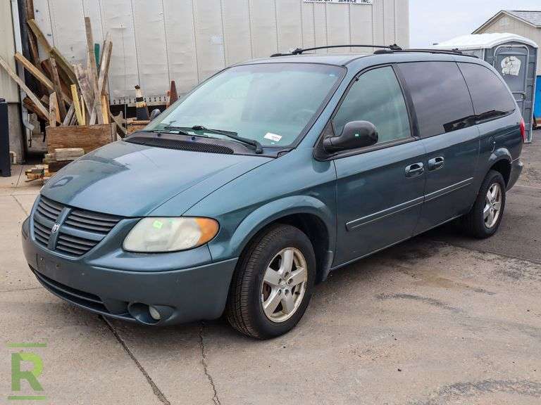 2005 Dodge Grand Caravan SXT FWD Wagon Van - Roller Auctions