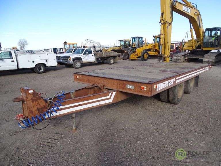 1979 MILLER OT630 T/A TILT BED EQUIPMENT TRAILER, Dually, 8' x 20' Deck