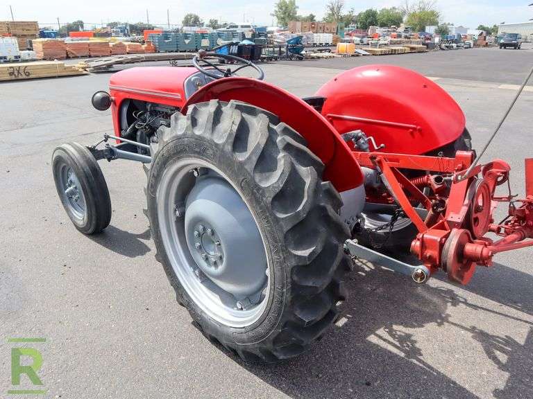 Ferguson Tractor - Roller Auctions