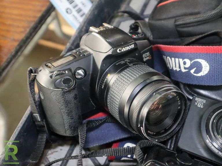 Tray of Assorted Digital Cameras; Canon, Nikon and Pent - Roller Auctions