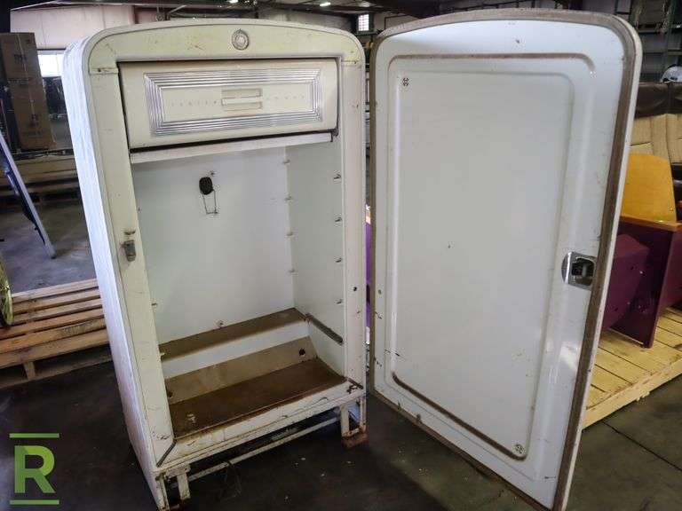 Marquette Refrigerator Roller Auctions