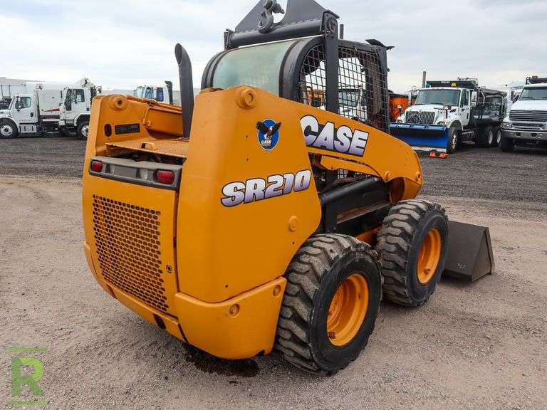 2015-case-sr210-skid-steer-loader-roller-auctions