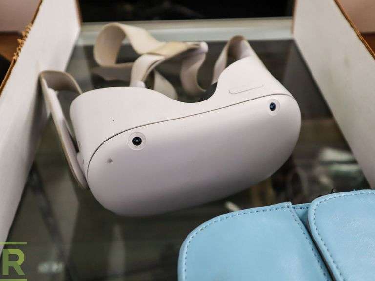 Tray With Fuji Film Instax Mini 8 And Oculus Virtual Reality Headset - Roller Auctions