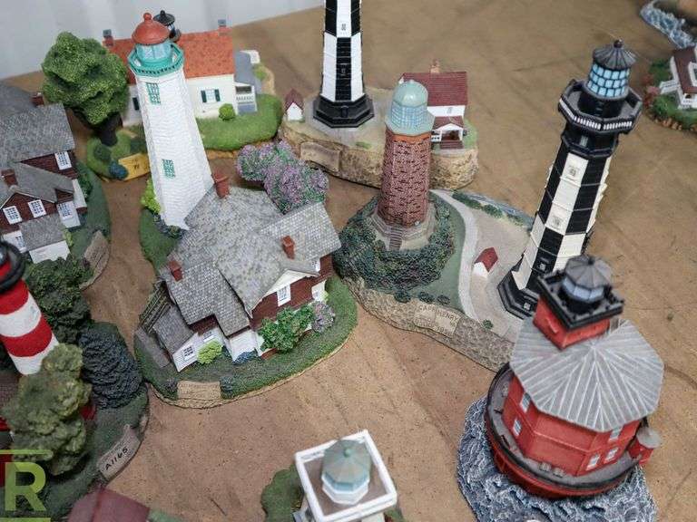 (9) Harbour Lights Collectable Lighthouses, Virginia - Roller Auctions