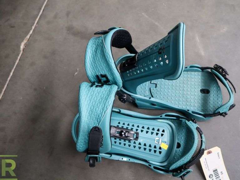 Pair Of Union Snowboard Bindings, L - Roller Auctions