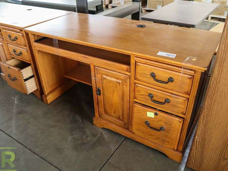 Single Pedestal Desk - Roller Auctions