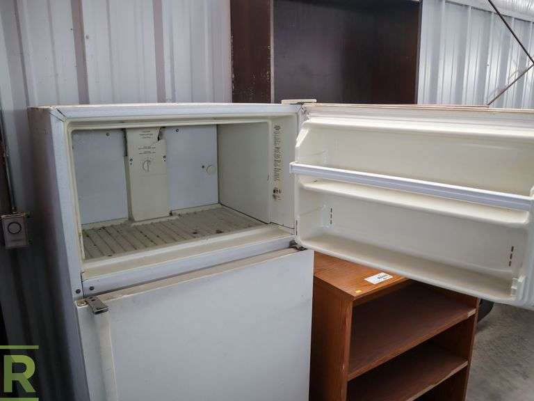 Frigidaire MRT15CNBW2 Refrigerant / Freezer - Roller Auctions