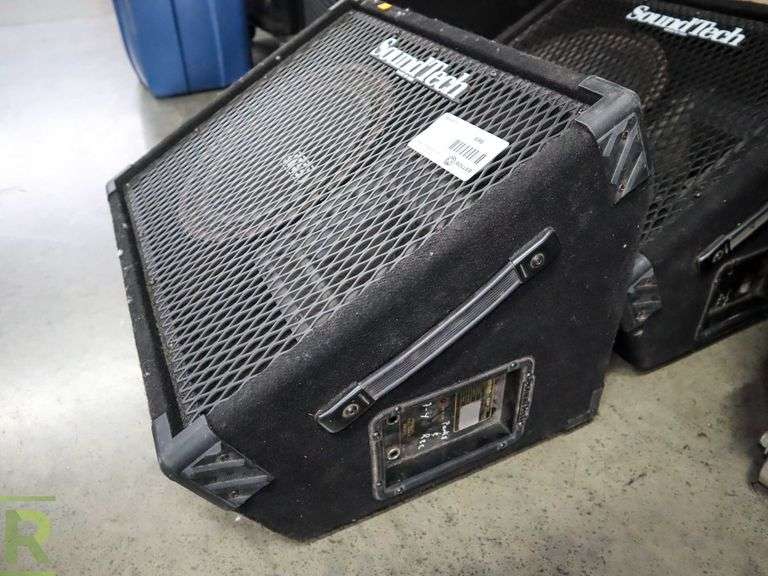 (2) Soundtech SM12 CX4 2-Way Monitor Speakers With Covers - Roller Auctions
