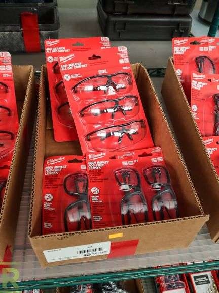 Tray of Milwaukee Safety Glasses; 48-73-2052, 48-73-2020 - Roller Auctions