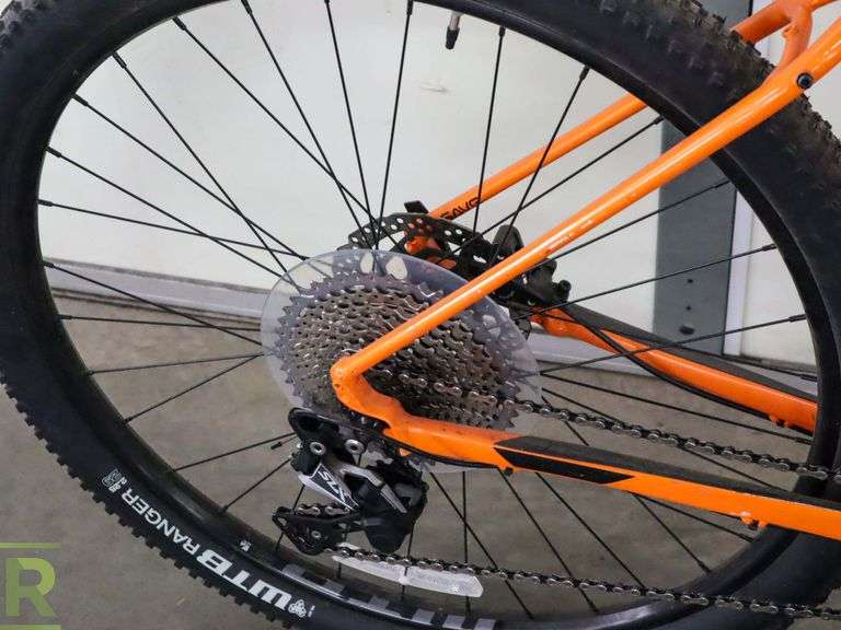 Cannondale Trail Large Front Suspension Mountain Bicycle, Shimano Disc Brakes, RockShox Shocks, FSA Crankset - Roller Auctions
