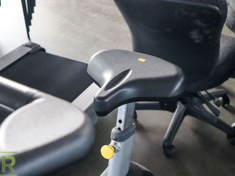 Cybex 530C Upright Bike - Roller Auctions