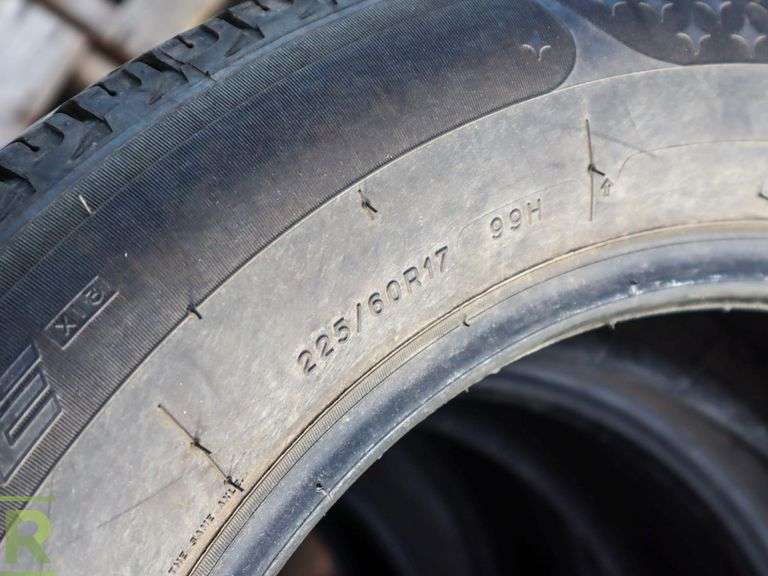 (4) 2016 Michelin 225/65R17 Tires - Roller Auctions