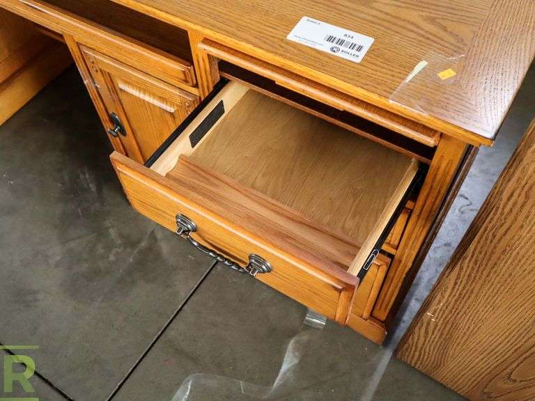 Single Pedestal Desk - Roller Auctions
