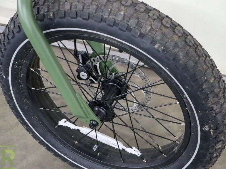 Rad Power Bikes Radrunner 2 Electric Bicycle, Tektro Disc Brakes (No Battery Or Charger) - Roller Auctions
