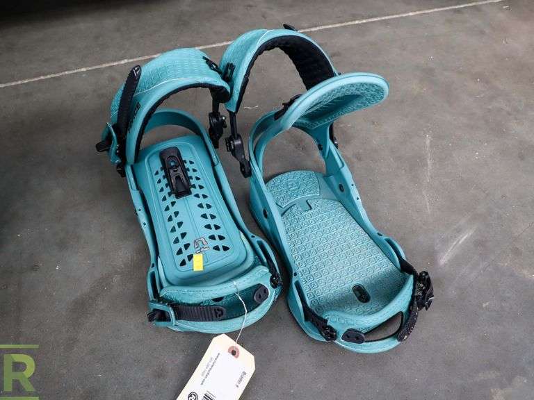 Pair Of Union Snowboard Bindings, L - Roller Auctions