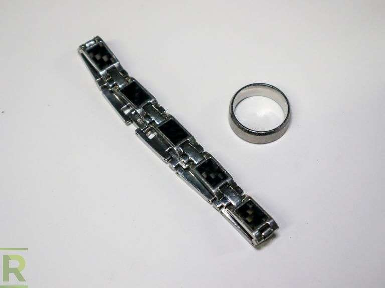 Ring And Bracelet - Roller Auctions