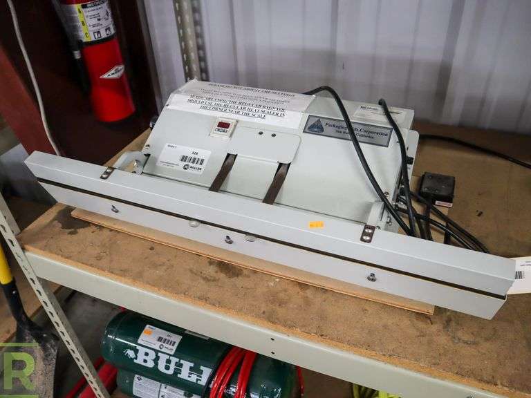 Packaging Aids Corporation PVT30B 30" Vacuum Sealer, 120V, 10A - Roller Auctions
