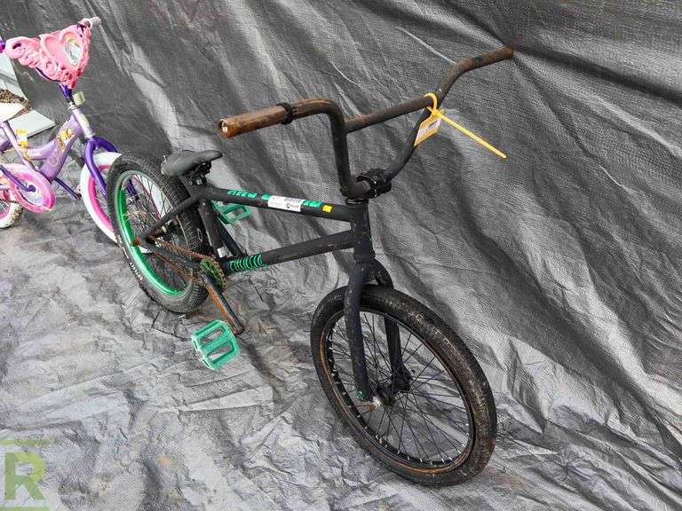 Fit Bike Co. And Princess Kids Bicycle - Roller Auctions