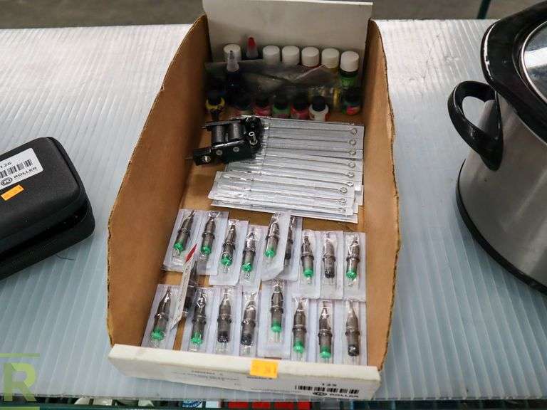Tray Of Tattoo Ink, Needles And Gun - Roller Auctions