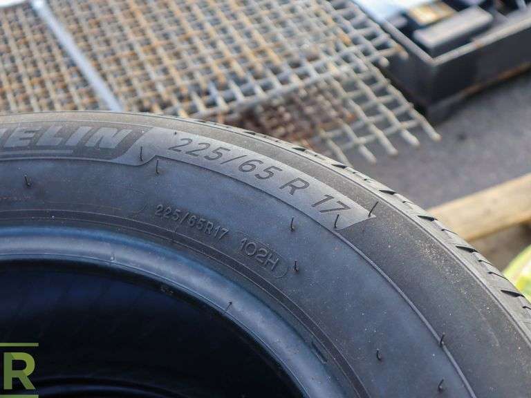 (4) 2021 Michelin 225/65R17 Tires - Roller Auctions
