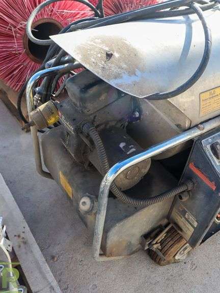 Landa Pressure Washer With Hose And Wand - Roller Auctions