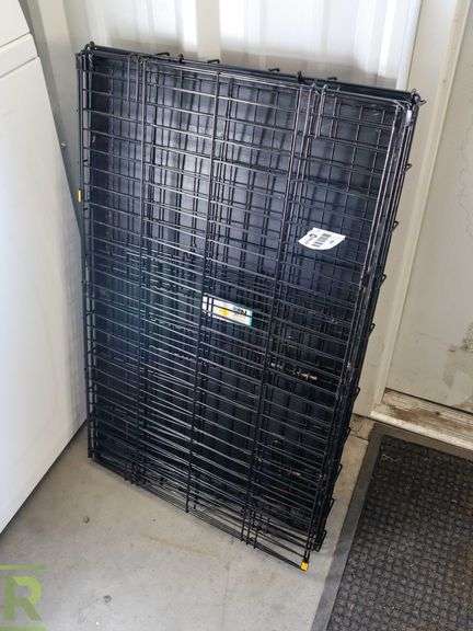 Dog Kennel - Roller Auctions