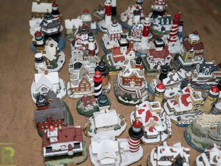 (38) Hudson Athens Lighthouse Ornaments - Roller Auctions
