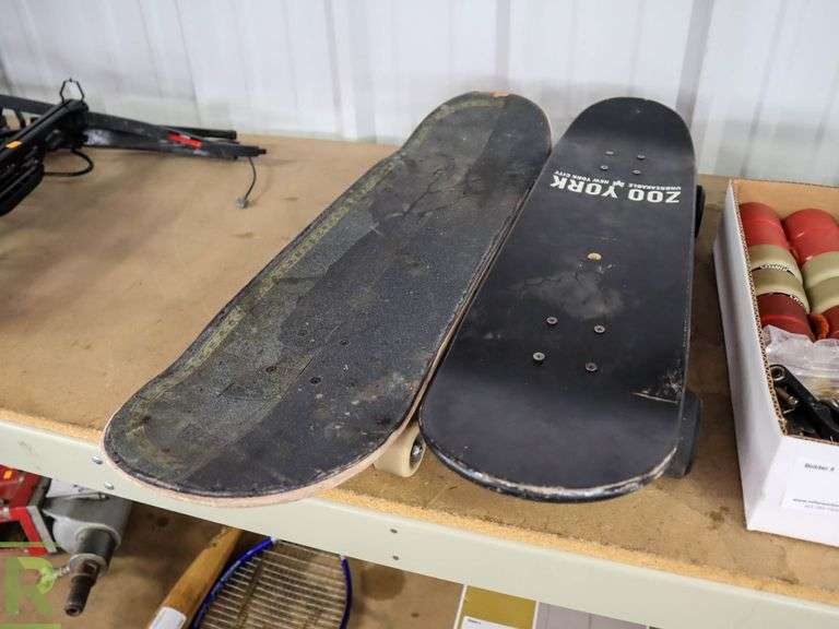 (2) Skateboards - Roller Auctions