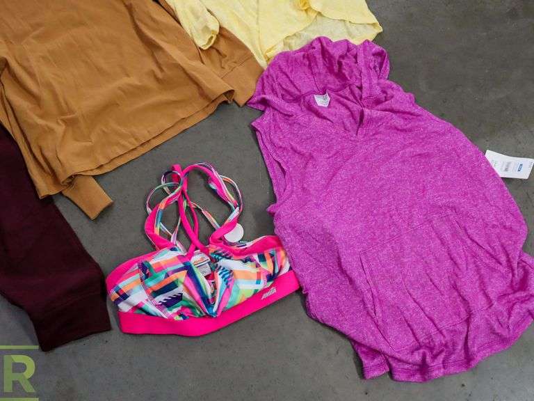 Tray of Women's Clothes, Size Small and Medium - Roller Auctions