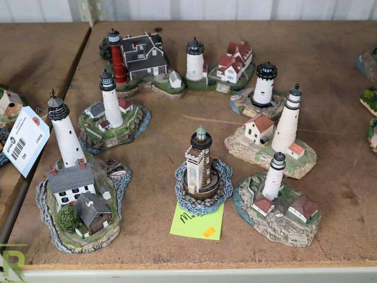 (8) Harbour Lights Collectable Lighthouses, Massachusetts - Roller Auctions