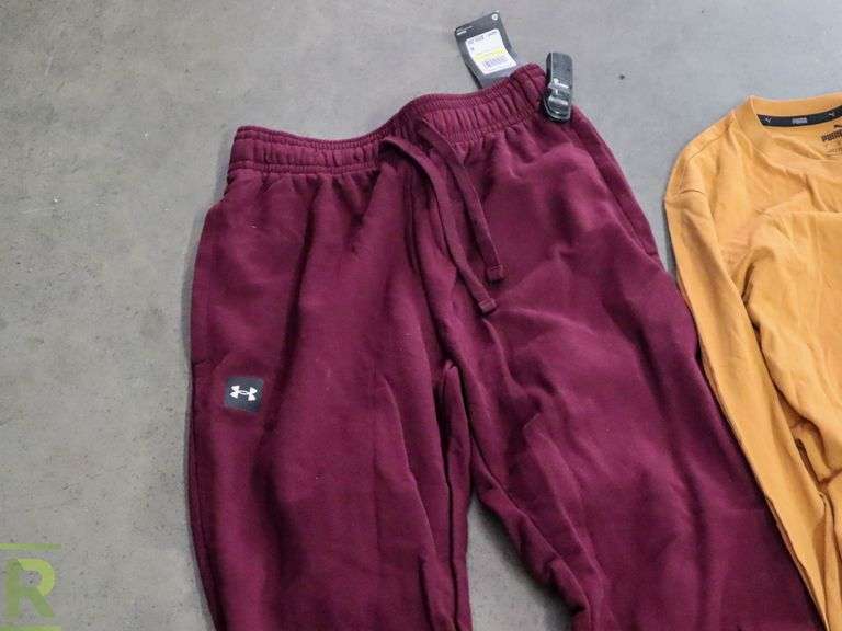 Tray of Women's Clothes, Size Small and Medium - Roller Auctions