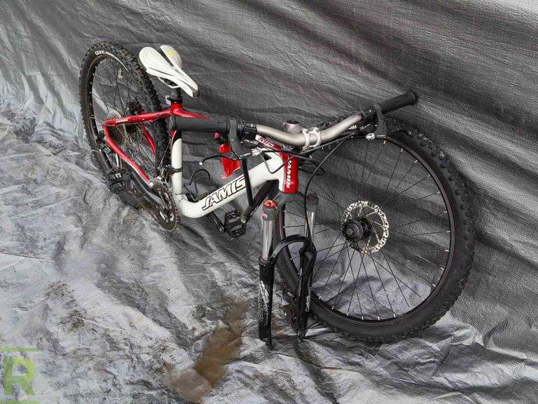 Jamis Durando Front Suspension Mountain Bicycle, Disc Brakes - Roller Auctions