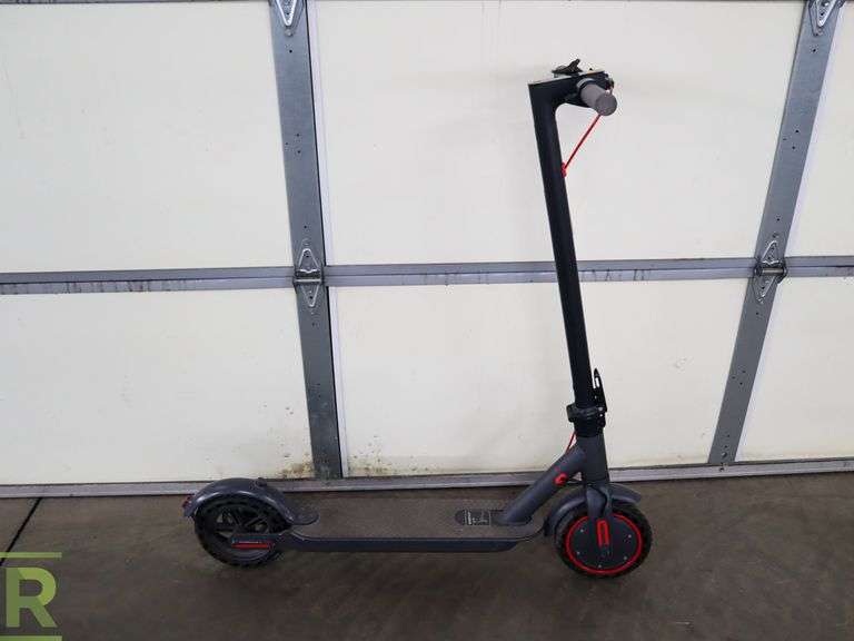 Avopro Electric Scooter, Disc Brakes (No Charger) - Roller Auctions
